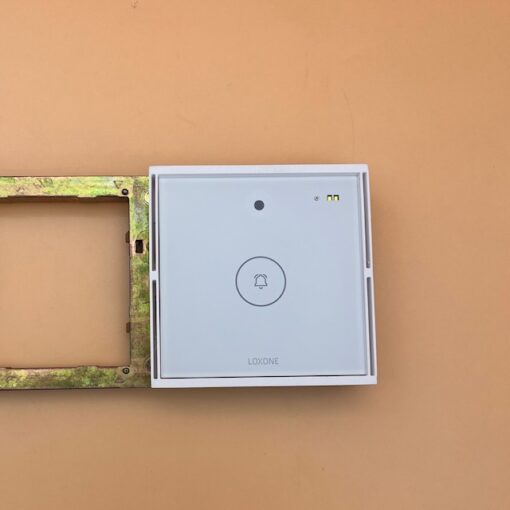 Loxone Intercom / NFC Adapterplatte für Siedle Vario Gehäuse Unterputz – Bild 2